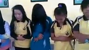 En caso de ser declaradas culpables, las chicas de indonesia  podrían enfrentar una pena de 2 años en prisión por ofender al islam.