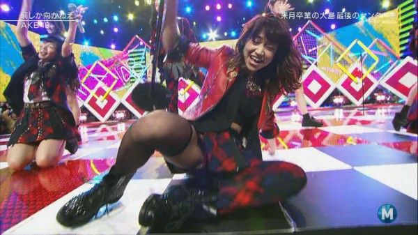 "No panchira, no idol": Actuación de AKB48 en el programa de TV Music Station transmitido el viernes 28 de febrero.