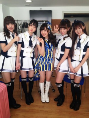 Anna Ishida convive con Mariya Suzuki y otras 3 integrantes de SNH48,