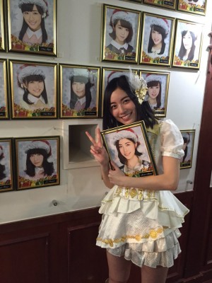 Jurina Matsui retira su fotografía del teatro AKB48