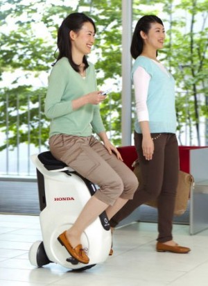 Listo para comercializar vehículo eléctrico personal «UNI-CUB»