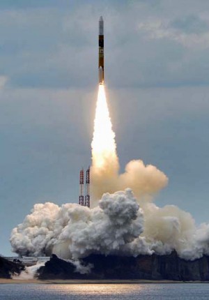 Japón pone en órbita dos satélites de vigilancia