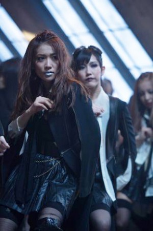 Video Musical del sencillo 28 de AKB48, «UZA», para el «Halloween»