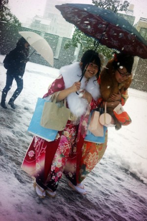 Primera tormenta de nieve enmarca la celebración de la «mayoría de edad»