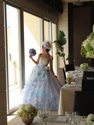 El pasado 25 de febrero Mariko Shinoda anunció su nuevo catálogo de vestidos de novia 
