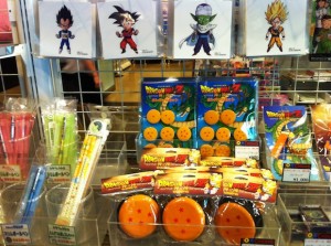 Productos de DBZ quer se venden en las salas de cine 