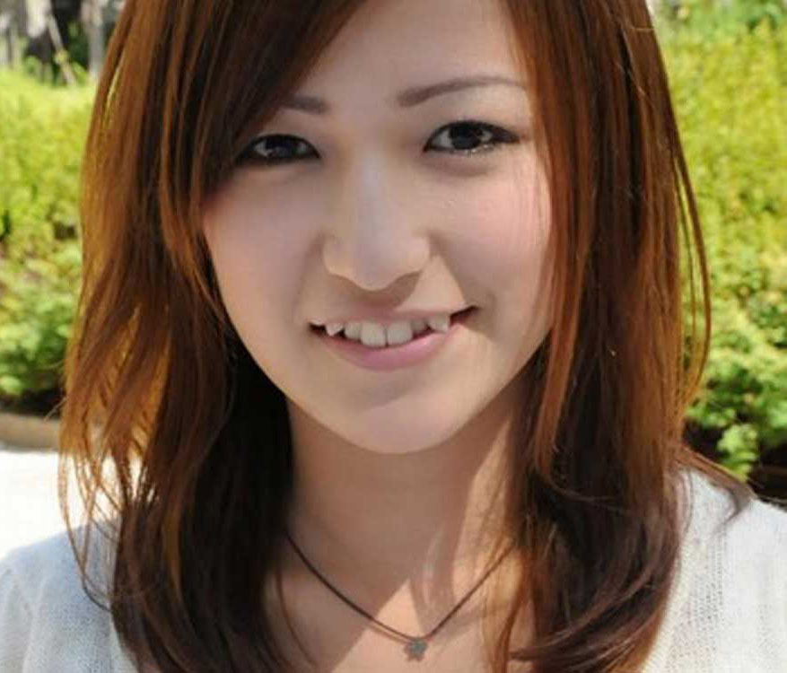 Почему японки не бреют. Yaeba зубы. Yaeba в Японии. Японки с кривыми зубами. Кривые зубы у японок.