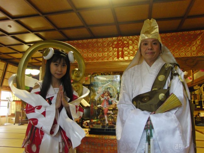 Festejos del cumpleaños de Buda en un templo budista en Tokyo.